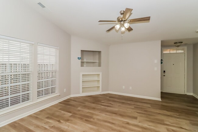 Photo - 3002 Salmon River Dr