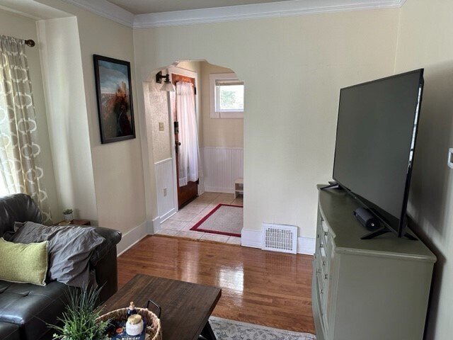 Front Entry - 2062 Ludington Ave Unidad 2062