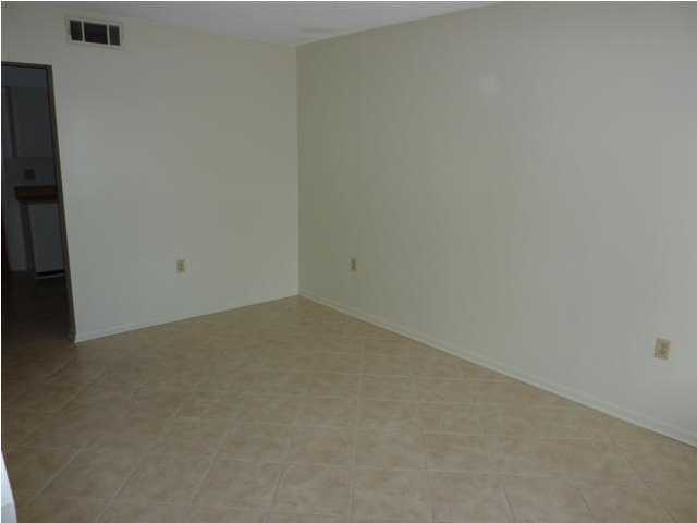 Photo - 125 NW Alabama Ave Unit B