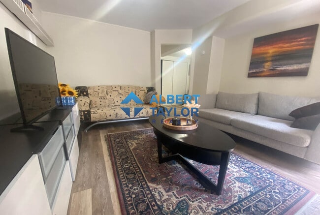 Building Photo - 1581 Beacon St Unit A Rental