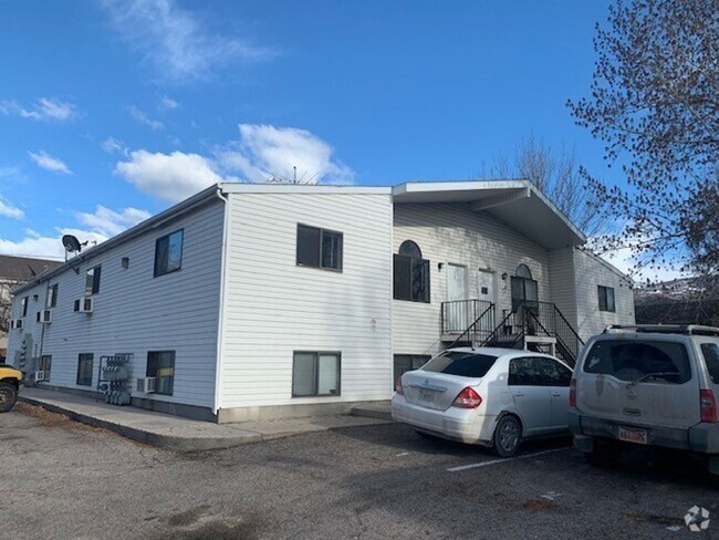 Building Photo - (400 W) 8 plex Unit #3 Rental