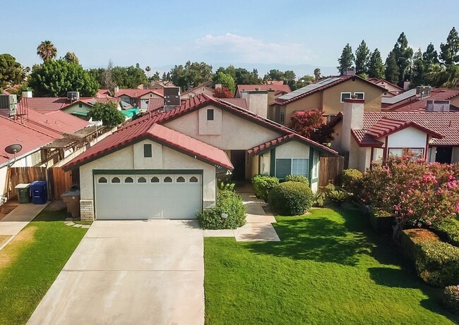 Building Photo - 3 Bedrooms with an office in Southwest Bakersfield!!