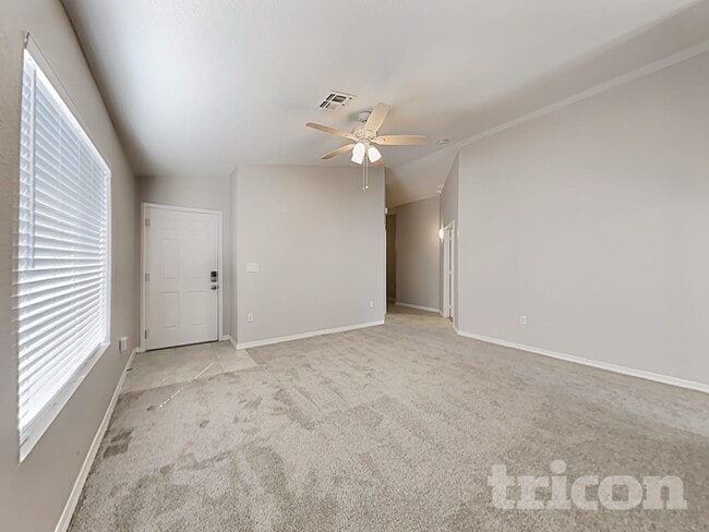 Photo - 423 N Shaylee Ln