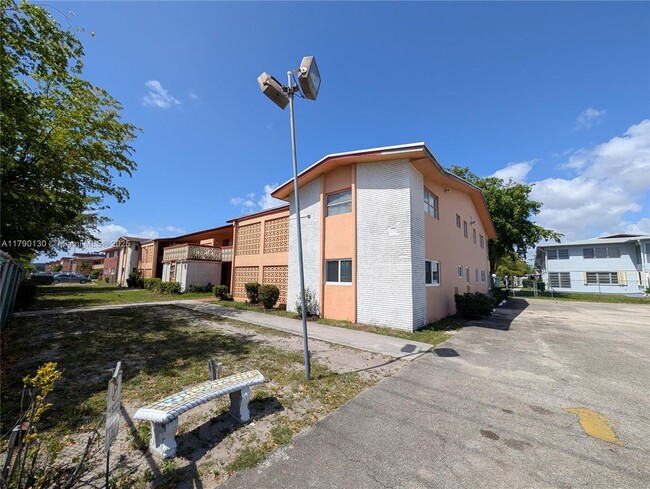 Photo - 19080 NE 3rd Ct Condo Unit 311-311