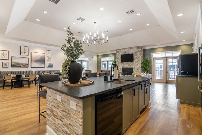 Photo - Hawthorne at the Summit