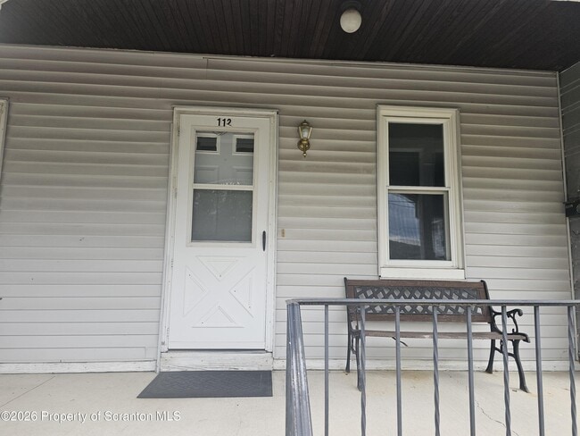 Photo - 112 William St