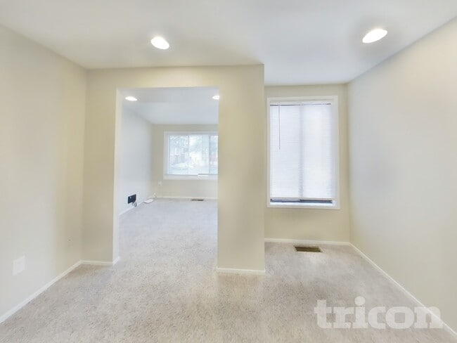 Photo - 9616 Brassie Way