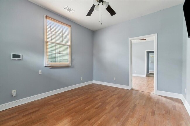 Photo - 8927 Hickory St