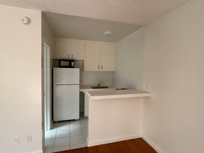 Photo - 1839-1841 Colby Ave