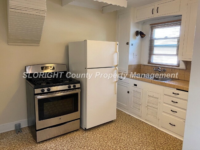 Photo - AVAILABLE JULY - Great 2 Bedroom Close to Poly/Downtown