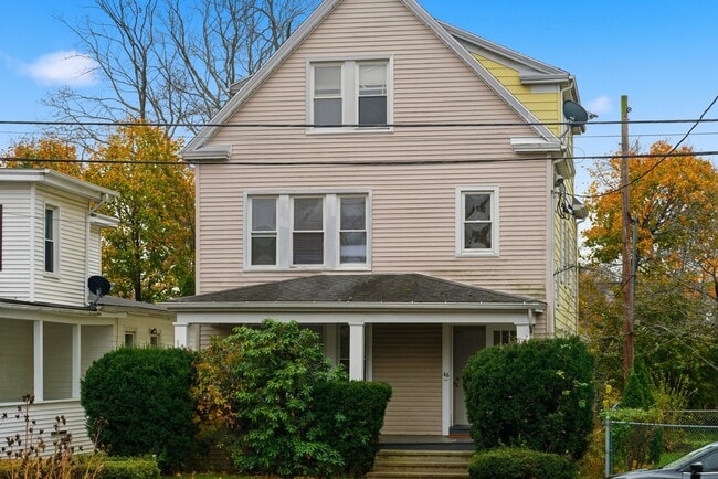 Building Photo - 46 Court St Unit 2