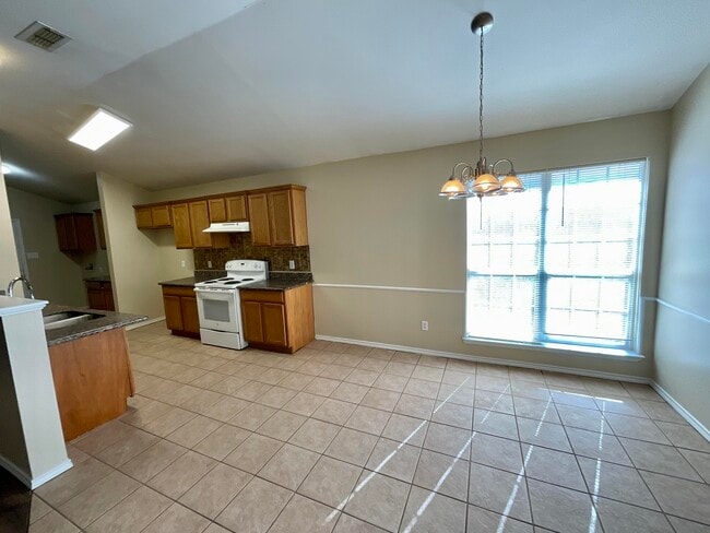 Photo - 6717 89th St