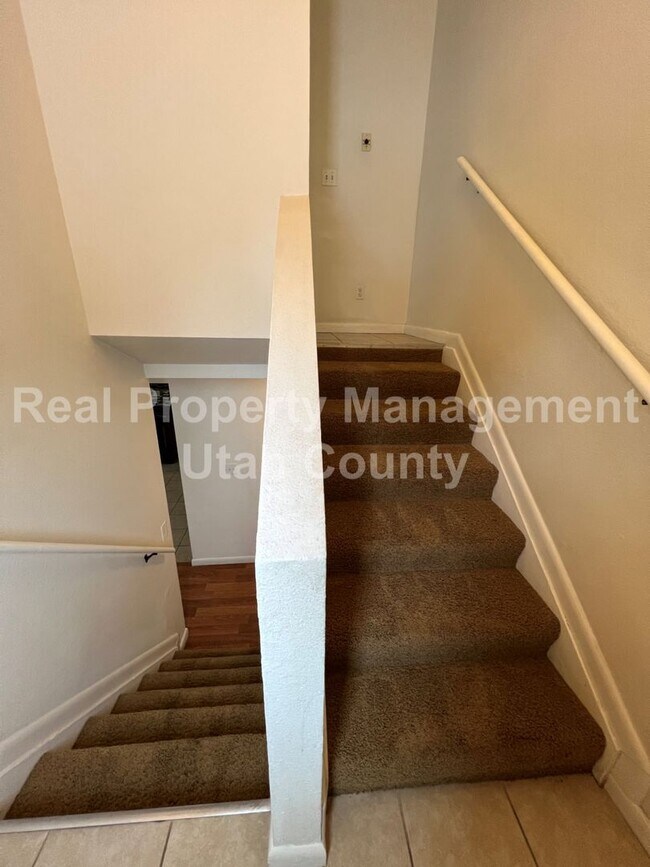Photo - Kitchen newly remodeled!