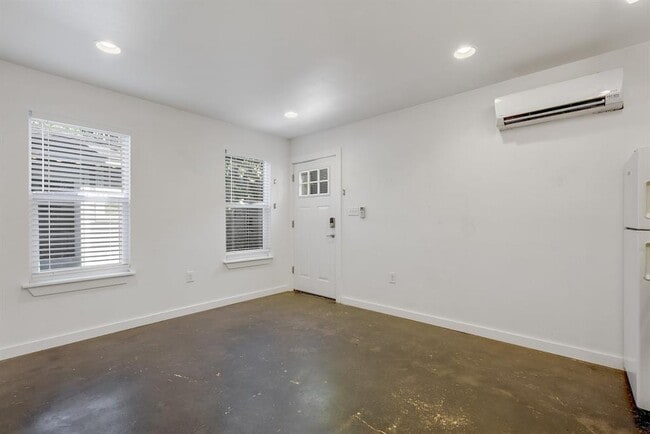 Photo - 4805 Brighton Rd