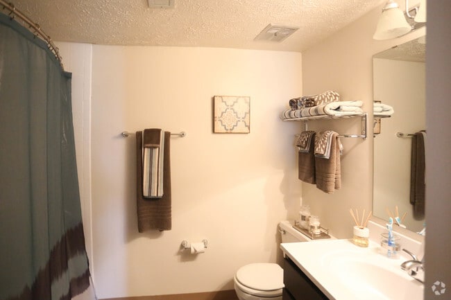 Cedar Lakes Apartments
