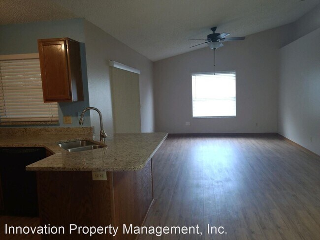 Photo - 3 br, 2 bath House - 1098 W Seagate Dr