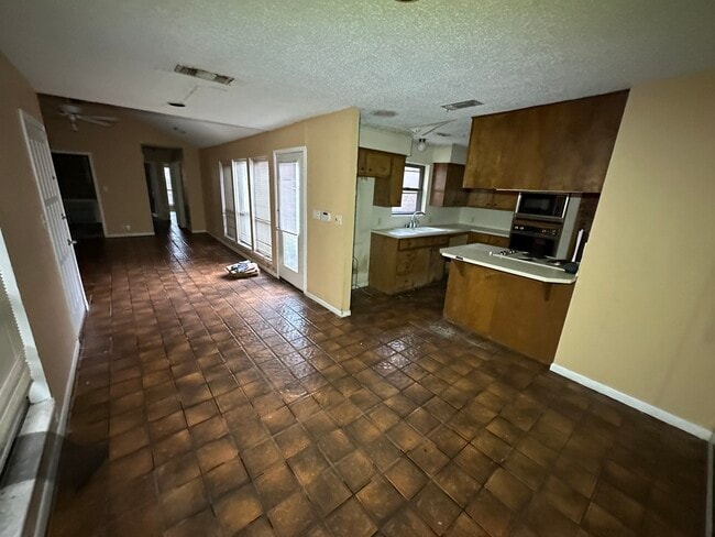 Photo - 114 Avant Garde Dr