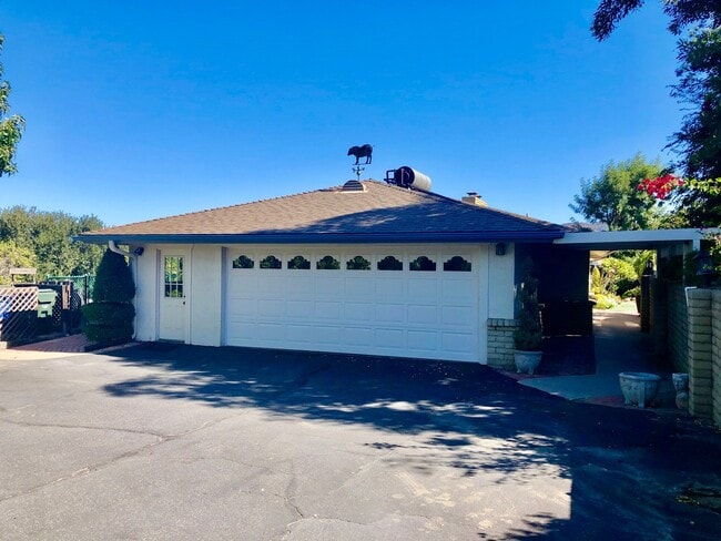 1467 Knoll Park Ln
