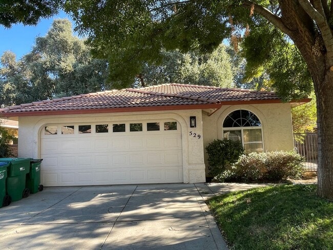 Building Photo - 3 bedroom 2 bath, Mission Ranch Neighborhood, Turnkey ready to move in.