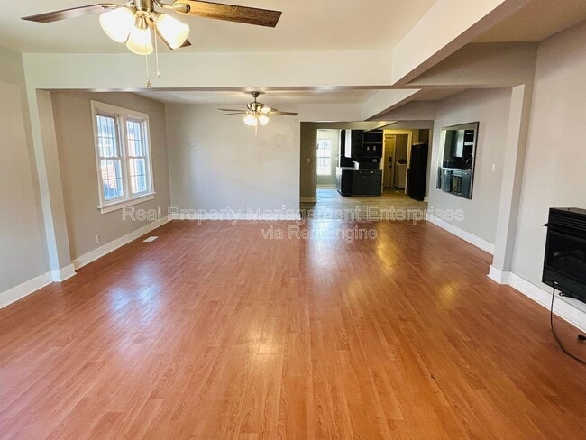 Photo - 2519 W Park Pl