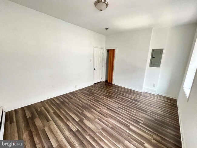 Photo - 2952 Kensington Ave