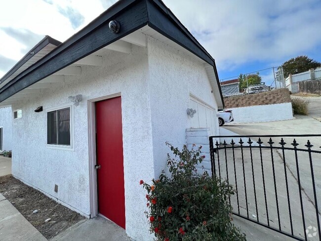 Building Photo - 1005 La Mesa Ave Unit Studio Rental
