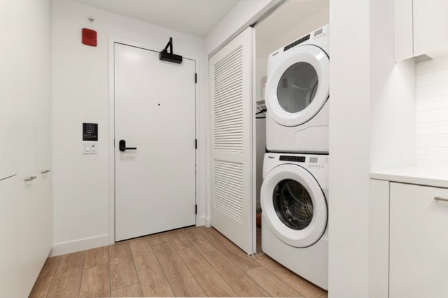 Photo - 834 W Madison St