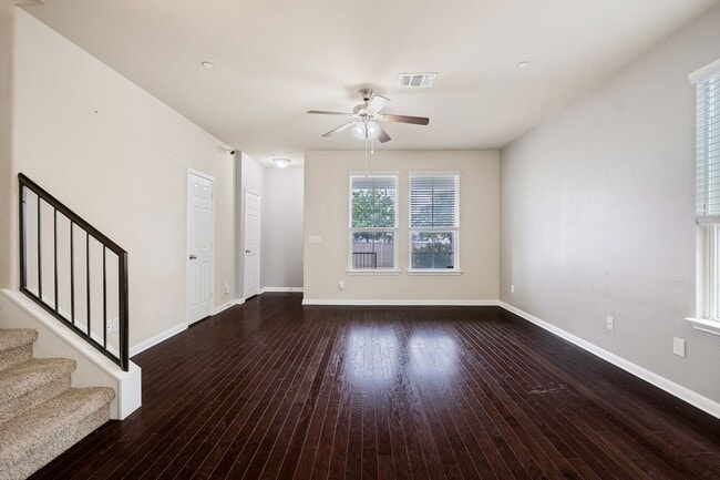 Photo - 730 Lost Pines Ln