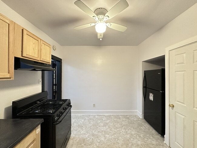 Photo - 415 E 80th St Unit 2