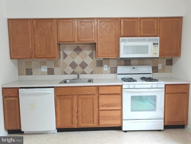 Photo - 104 Coventry Way
