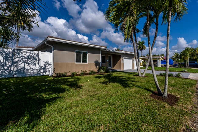 Building Photo - 2001 NE 17th Way