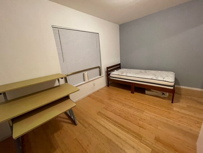 Photo - 409 Dellbrook Ave