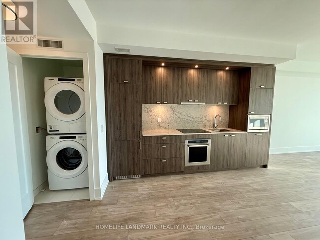 Photo - 115 Denison Ave Unité 910