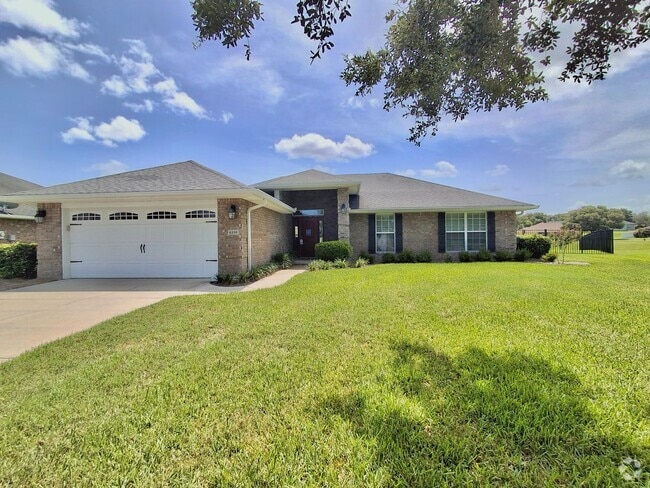 Building Photo - Spacious 4-Bedroom Brick Home in Preserve ...