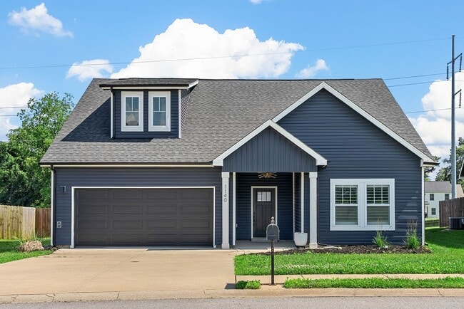 Building Photo - Pet Friendly Three Bedroom with Bonus! Rental
