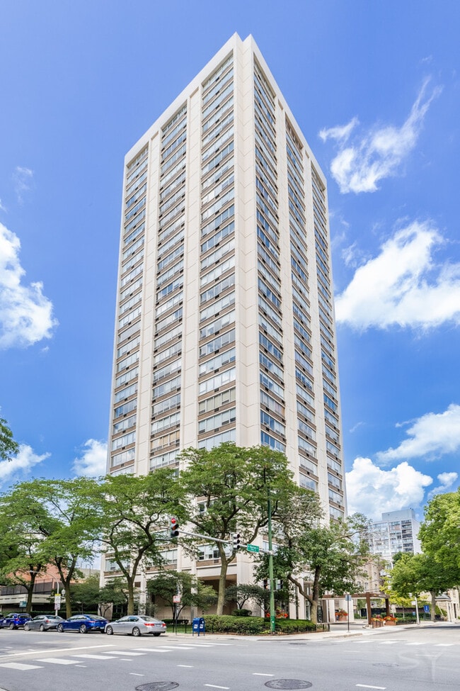 Building Photo - 70 W Burton Pl Unit 2701 Rental
