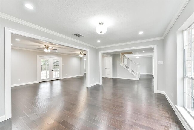 Photo - 2022 Forest Manor Dr