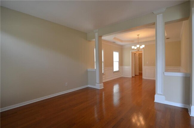 Photo - 2076 Fairport Way