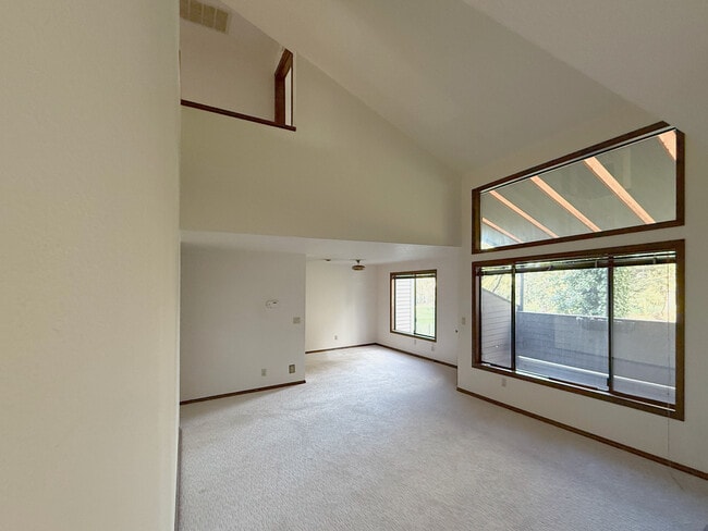 Photo - 8949 SW Fairview Pl