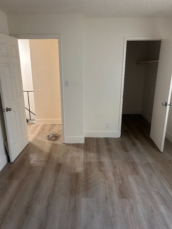 Photo - 74 L Fresa Crt Unit 3