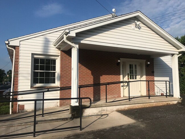 Photo - 145 N Gill St Unit House