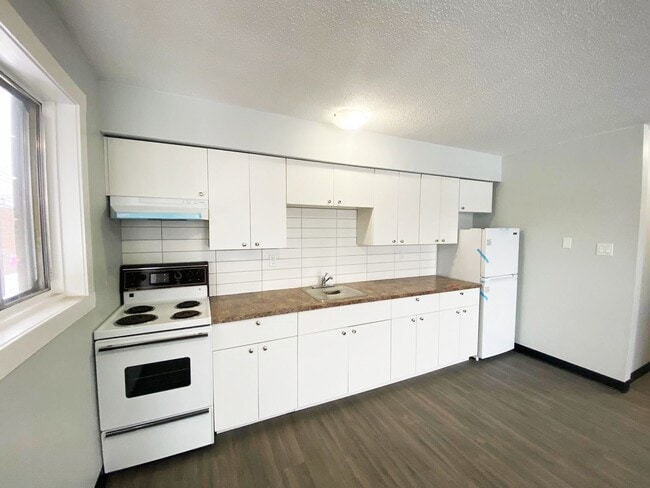 1977 Redwood St Unit 102