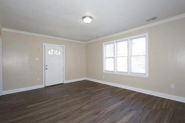93 E Fernwood Ave