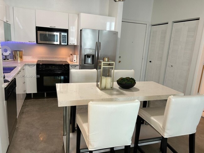 Photo - 234 NE 3rd St Unidad 2009