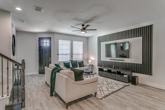 Photo - 5528 Kilmer Dr