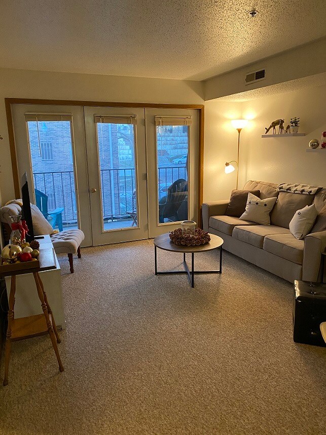 Photo - 319 E Court St