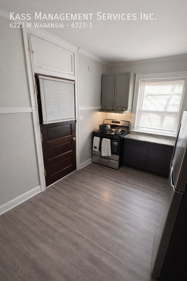 Building Photo - 6223 W Wabansia-6223-1 Unit 6223-1