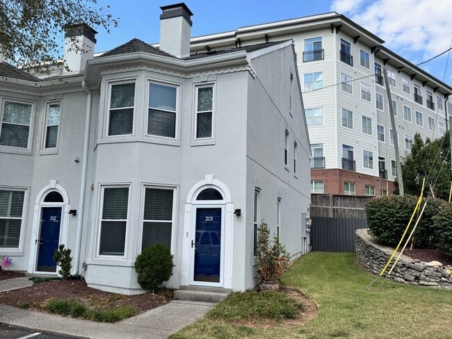 Building Photo - 201 Fairmont Ct Rental