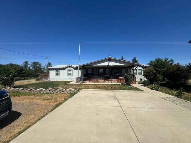 Photo - 4 Bed / 2 Bath Country Home – Solar + Move-In Ready