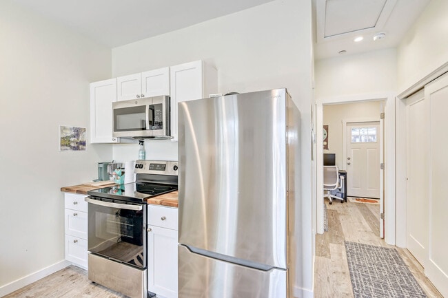 Photo - 196 S Caribou St